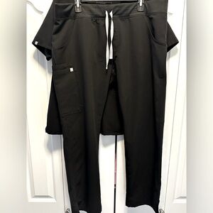 Figs Women’s Kade Cargo Scrub Pants M (NWT) - L  (NWOT)